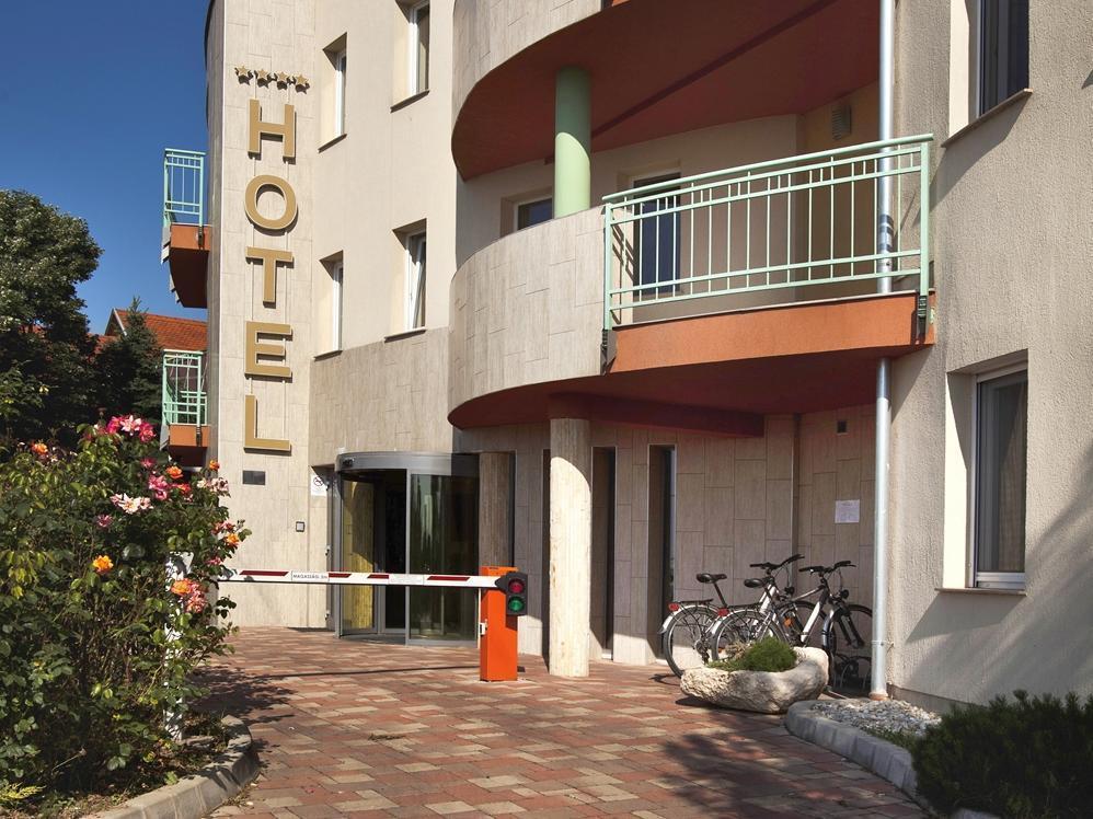 Hotel Makar Sport & Wellness Pécs Exterior foto