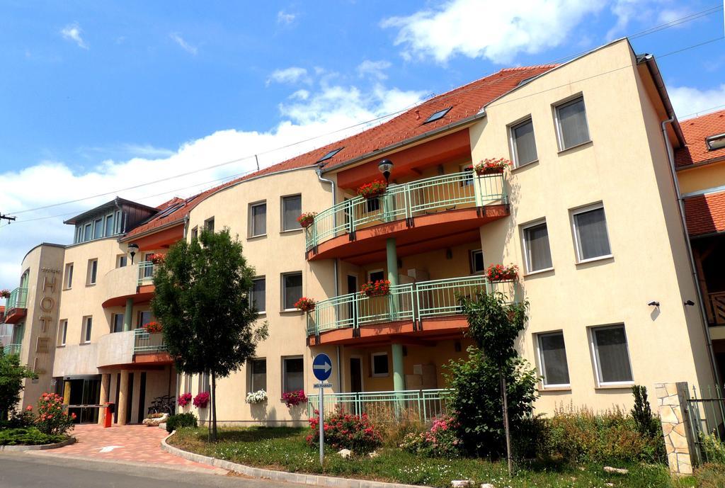 Hotel Makar Sport & Wellness Pécs Exterior foto