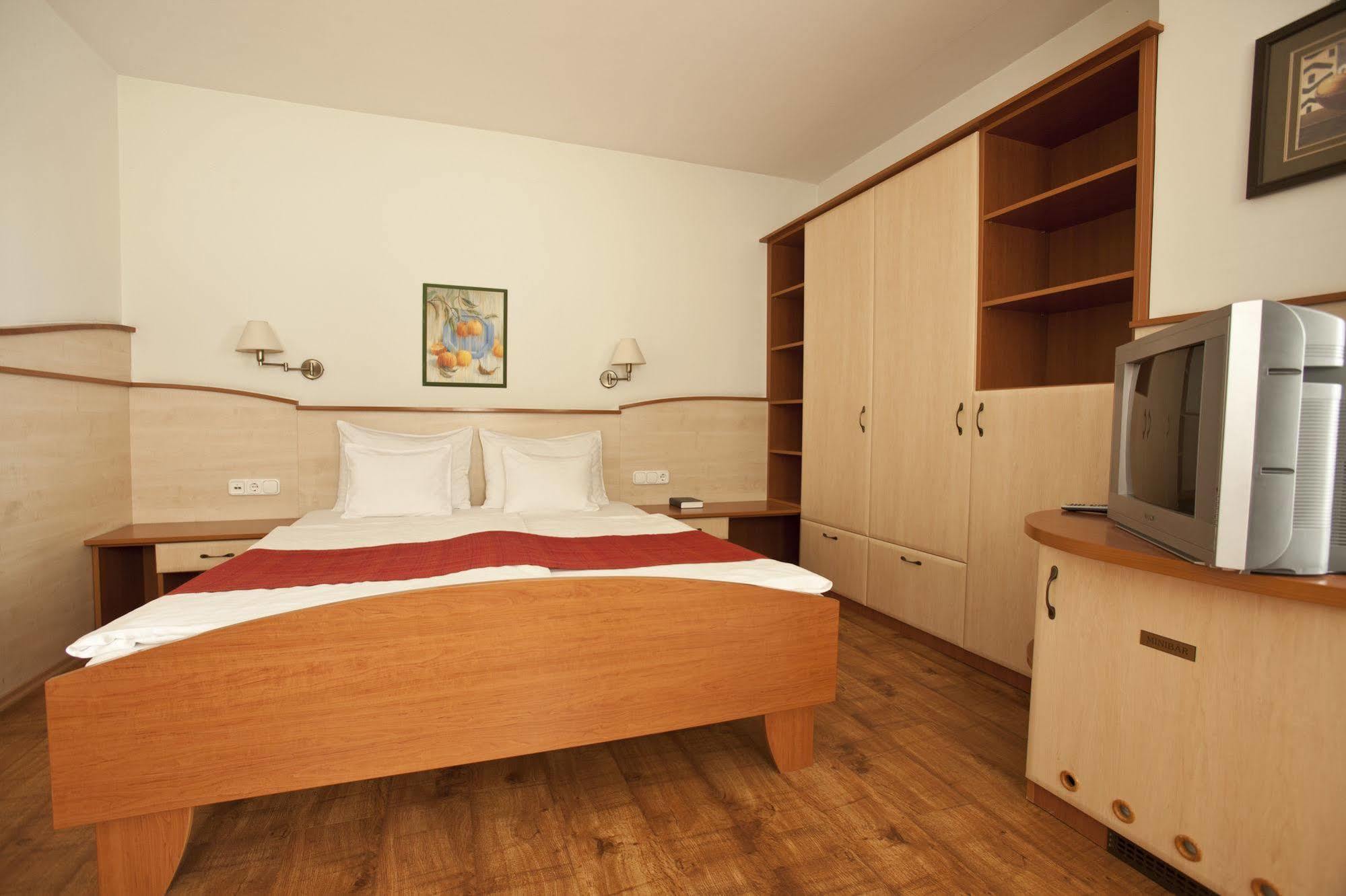 Hotel Makar Sport & Wellness Pécs Exterior foto