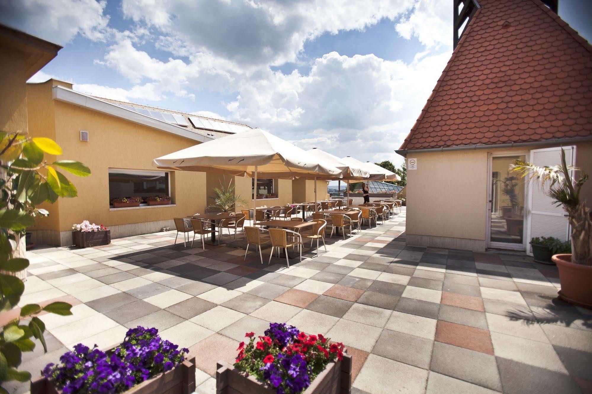 Hotel Makar Sport & Wellness Pécs Exterior foto